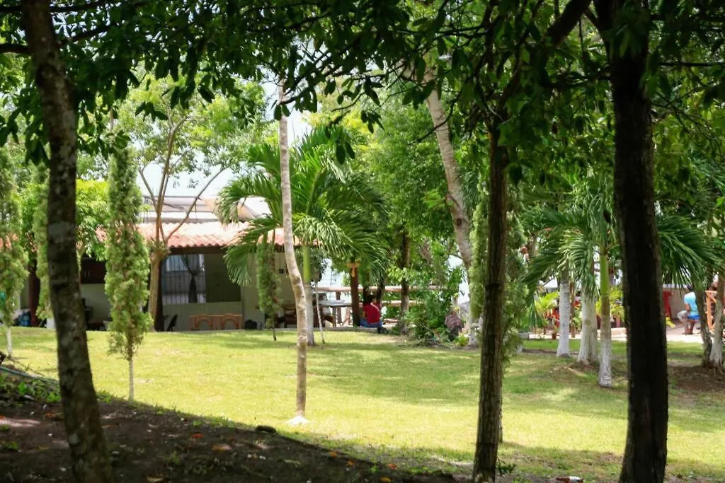 Casa Agua Bacalar / Naajil Ha Villa