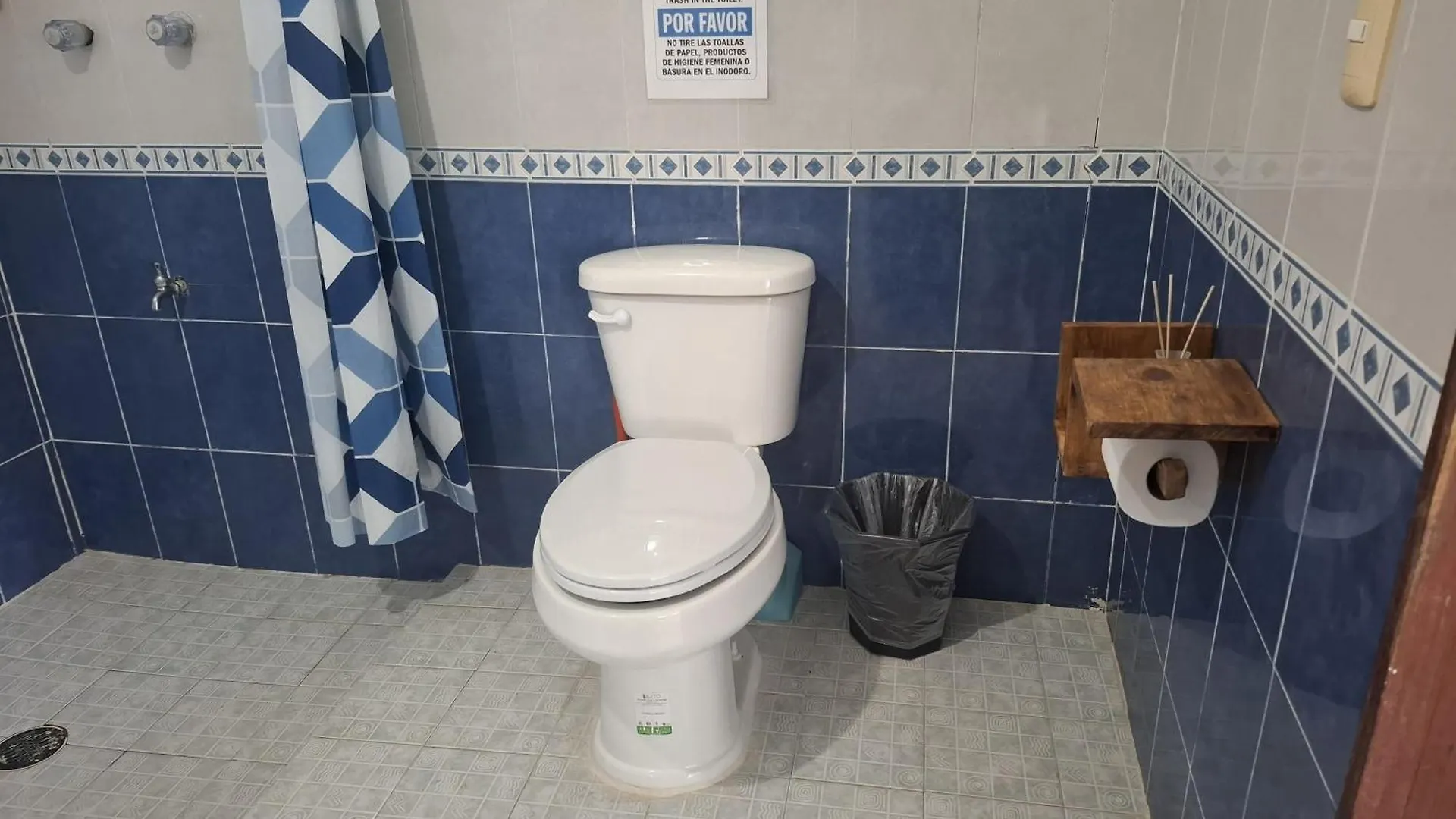 Casa Agua Bacalar / Naajil Ha Villa